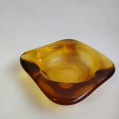 ヴィンテージ アンバーガラス 灰皿 琥珀色