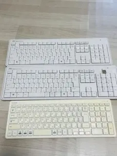 ホワイトワイヤレスキーボード　ジャンク品　3点セット
