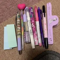 カラフルボールペンセットと牛のペンケース