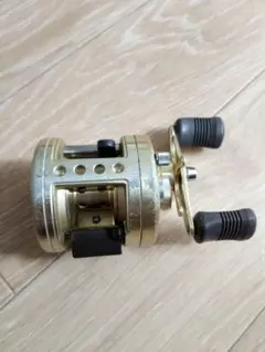 SHIMANO CALCUTTA CHINU 1000 両軸リール - メルカリ