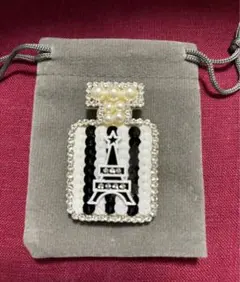 ボンサンス　パフュームボトル＆エッフェル塔モチーフ マグネットブローチ