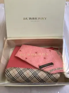 BURBERRY ピンク チェック柄 ポーチ、ハンカチのセット【箱無し】