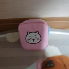 ちいかわ カラビナ付き刺繍スクエア ミニポーチ