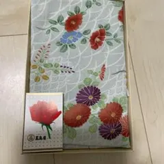 薄若草色　花柄　風呂敷