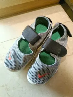 Nike スニーカーサンダル グレー