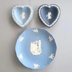WEDGWOOD クリスマスプレート/ハート型小物入れ トレイ 飾り 全3枚のサムネイル