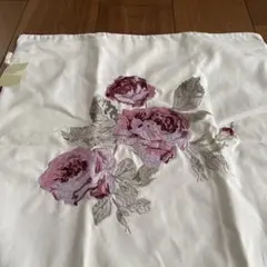 【新品】希少　LAURA ASHLEY クッションカバー ローズ刺繍