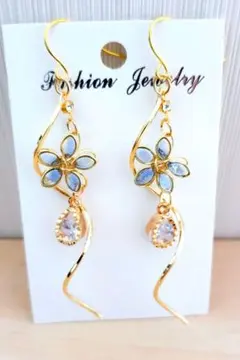 525# ピアス ハンドメイド フラワー 花 レジン 夏ピアス - メルカリ