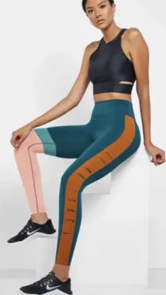 Nike ナイキ　レギンス　タイツ　美品♪