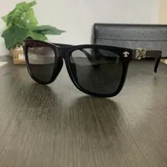 人気ウェリントンサングラス　ライトグレーサングラス　ケース付き