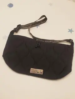 スヌーピー刺繍 キルティングショルダーバッグ