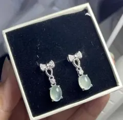 ete 青色石付きスタッドピアス ete 青色石付きスタッドピアス - メルカリ