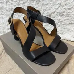 CHARLES & KEITH ブラックサンダル 38サイズ