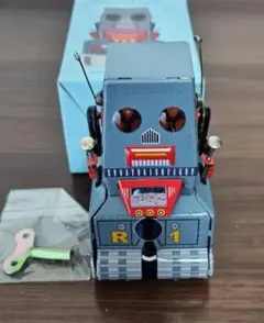 ブルマーク【メカンダーロボ 動作確認済】当時物ブリキ ゼンマイ歩行ロボットTIN Amazon.co.jp: ブルマーク【合身戦隊メカンダーロボ 動作確認済