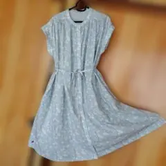 オンワード樫山 水色 花柄 ギヤザー前空きワンピース 半袖