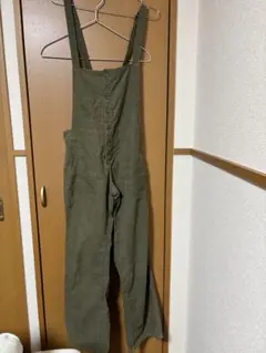 オリーブ色ボタン付きサロペット　コーデュロイ