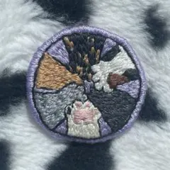 刺繍猫デザイン ブローチ