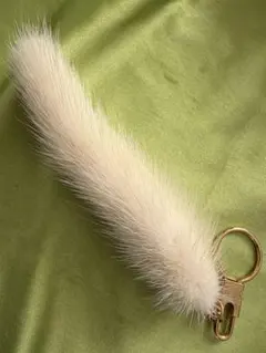 新品ミンクしっぽチャ－ムキ キーホルダー　白