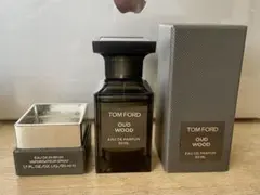 TOM FORD OUD WOOD オードパルファム 50mlのサムネイル