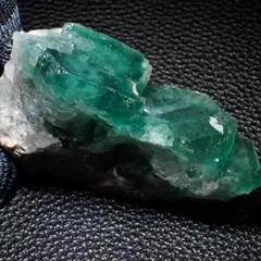 天然石 フローライト 1 鉱物標本 蛍石 クラスター 原石 結晶 パワーストーンのサムネイル