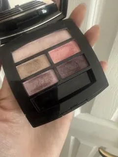 CHANEL レベージュパレットルガール ライト
