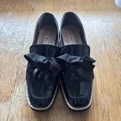 DIANA ブラックリボンエナメルローファーシューズ２３.５