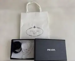 PRADA ギフトボックス 空箱　黒 リボン付き