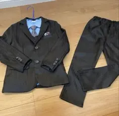 フォーマルスーツ 黒 ストライプ シャツ付き　男の子