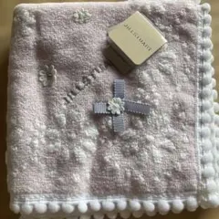 JILL STUART 花模様タオルハンカチ　タオル　タオルハンカチ　ピンク