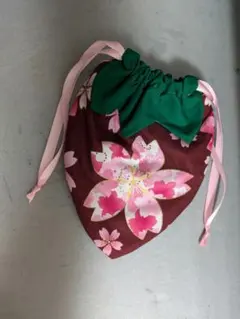 いちご巾着　小　ワインレッド　桜柄　花柄　コップ入れ　給食セット　和柄