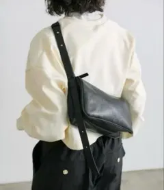 ear PAPILLONNER ☆ブラックレザーショルダーバッグ