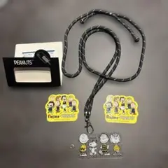 SNOOPYPEANUTS キャラクター携帯ストラップとステッカーセット