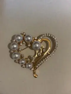 ハート型パールクリスタルブローチ