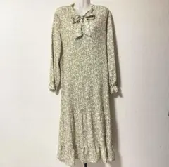 ボウタイ リボンタイ 小花柄ロングワンピース 長袖 フリルスリーブ プリーツ