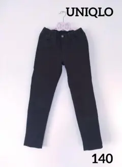 【UNIQLO】ボトムス　キッズ　140cm　黒　匿名配送　ズボン　ブラック