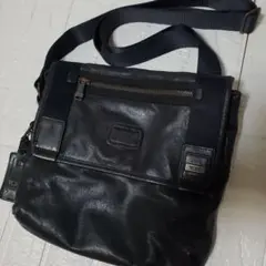 希少 TUMI オールレザー ショルダーバッグ 黒 メッセンジャーバッグのサムネイル