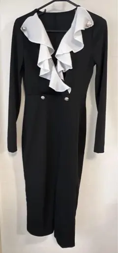 入学式にも　フリル付き黒と白ロングワンピース