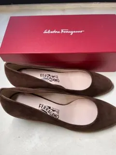 【新品未使用】Salvatore Ferragamo ブラウンスエード パンプス