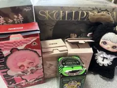POP MART SKULLPANDA『テラスで独り思う（露台独思）』✨ - メルカリ