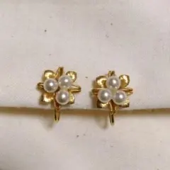 502☆パールお花の小ぶりなヴィンテージイヤリング