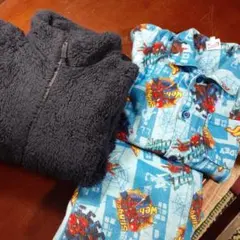 □スパイダーマン柄フリースパジャマ上下　フリース　の3点セット☆　 サイズ140