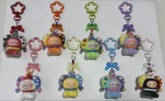 カラフルなラブブのキャラクターキーホルダー8個セット