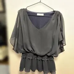 CECIIL McBEE ダークグレー ブラウス