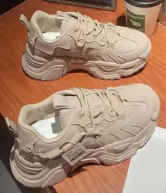 ベージュ 厚底スニーカー レースアップ