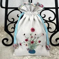 ポーチ＊花の刺繍＊ハンドメイド＊巾着