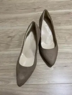 【美品】ベージュ スエード ポインテッドトゥ パンプス