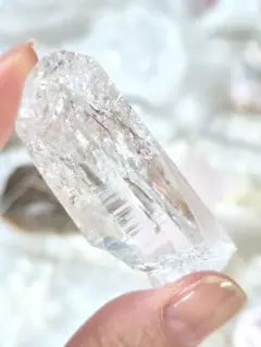 ヒマラヤ水晶　ポイント　原石　インド　天然石 ポイント 原石 虹入り