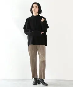 新品未使用タグ付き　ローリーズファーム  ベロアプリーツパンツ　ベージュ