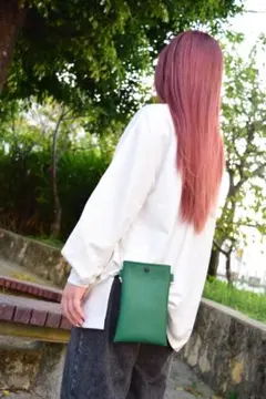 緑色 シンプル スマホショルダーバッグ 【ハンドメイド】