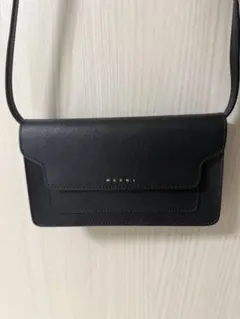 美品MARNI マルニ ショルダーバッグ 財布 ショルダーウォレット 長財布のサムネイル